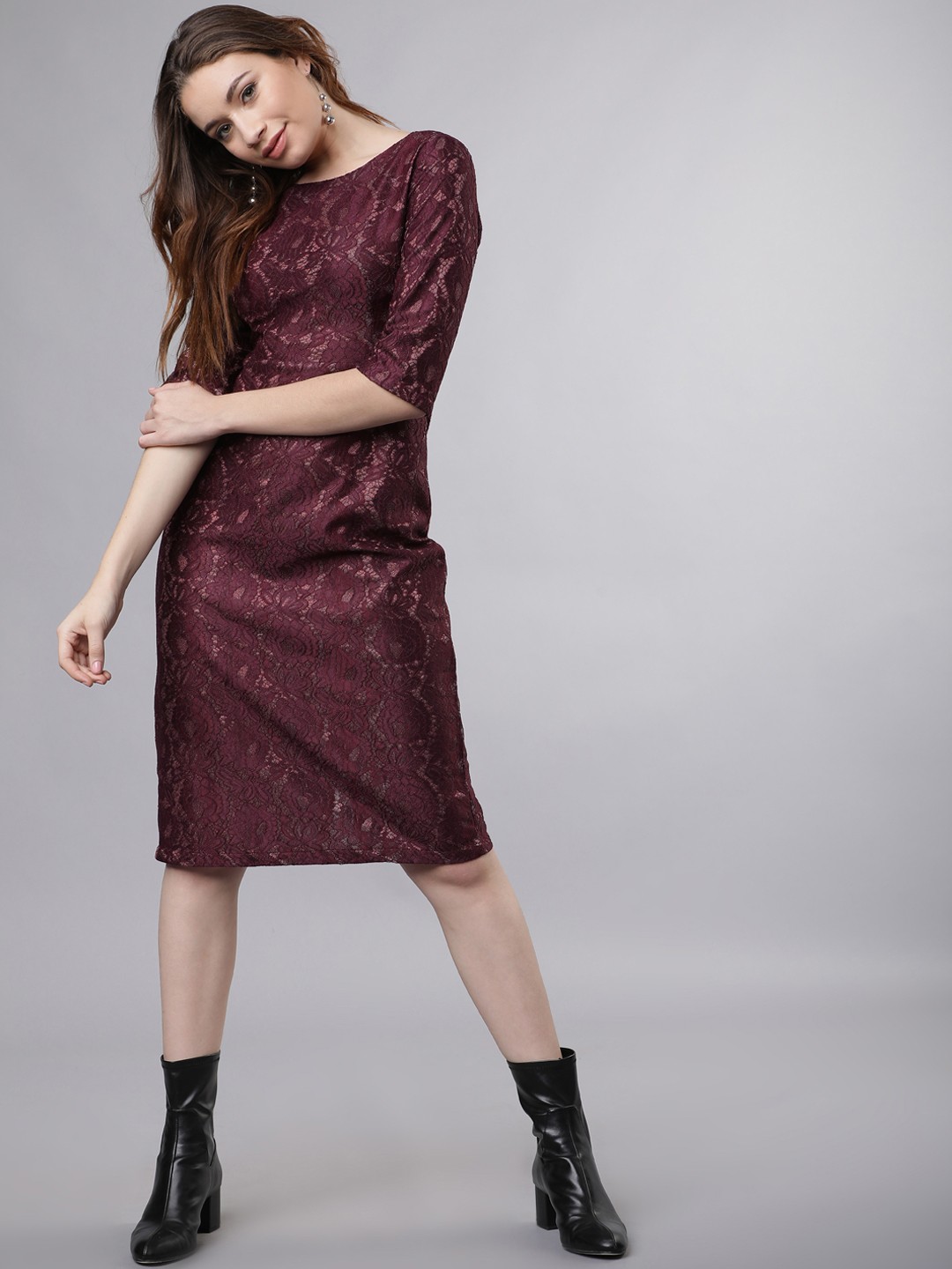 

Tokyo Talkies Women Maroon Self Design Sheath Dress