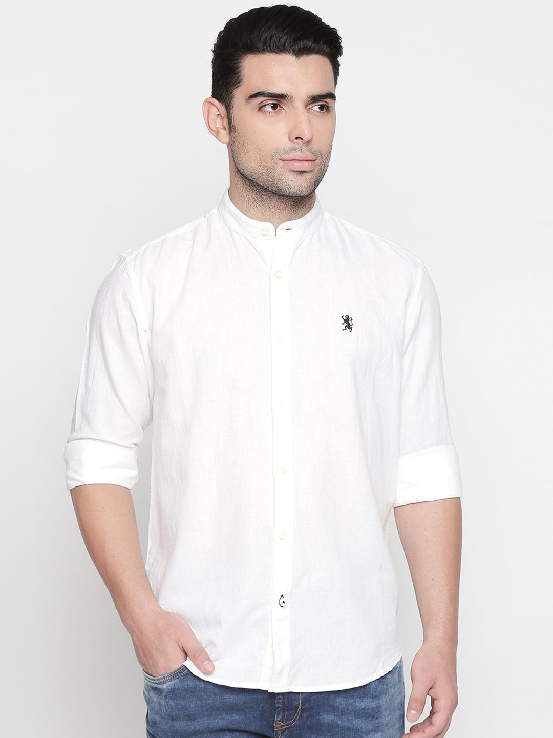 

GIORDANO Men White Regular Fit Solid Casual Shirt