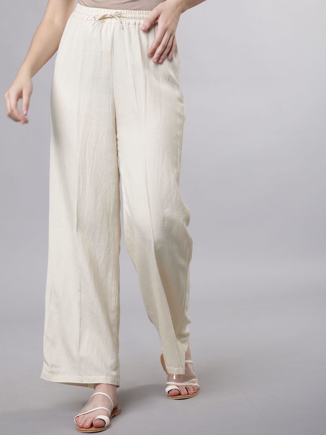 

Tokyo Talkies Women Cream-Coloured Regular Fit Solid Culottes