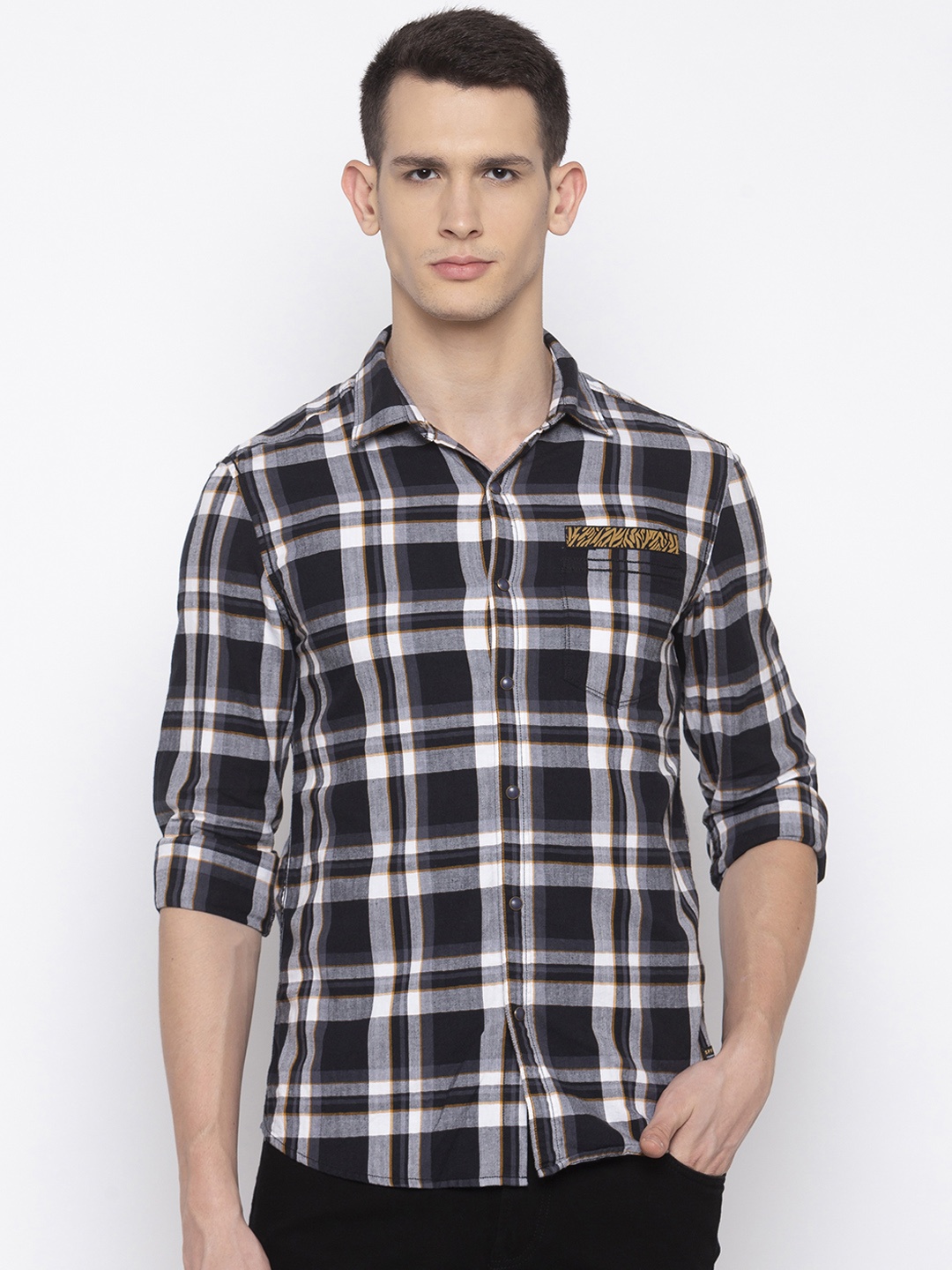 

SPYKAR Men Black & White Slim Fit Checked Casual Shirt
