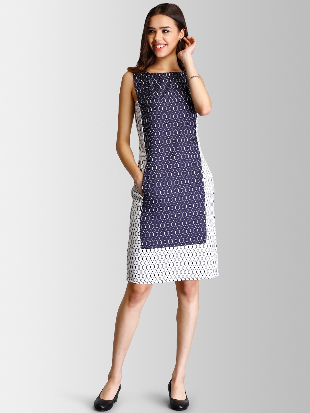 

FableStreet Women Navy Blue & White Printed Sheath Dress