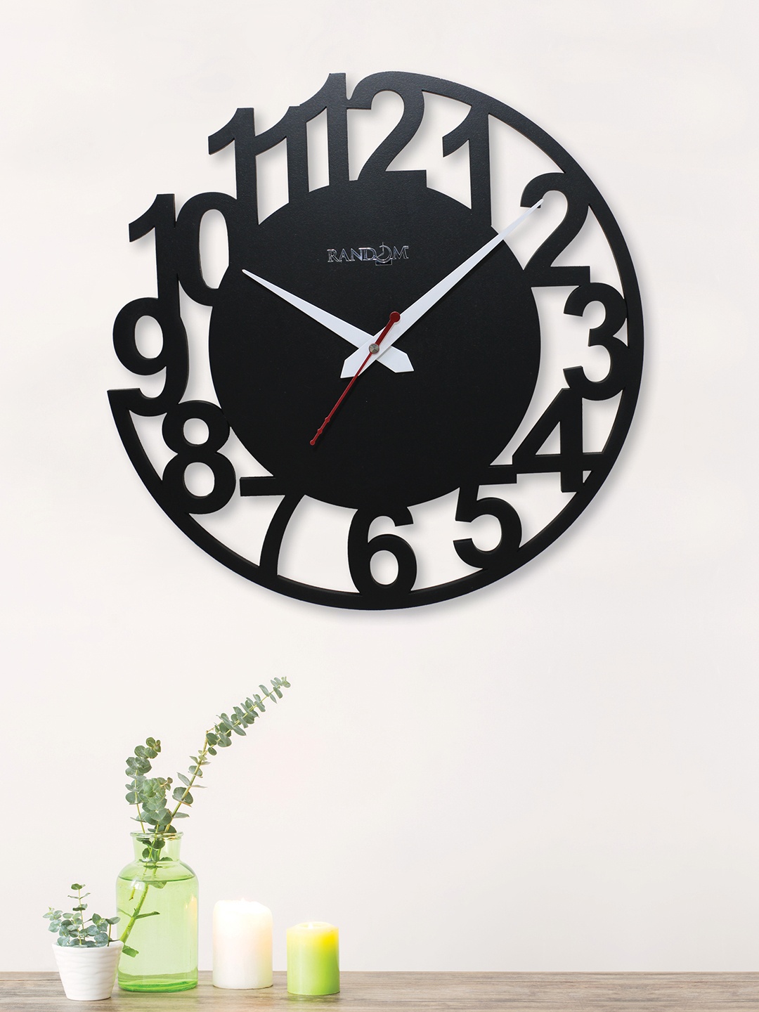 

RANDOM Black Round Solid 29 cm Analogue Wall Clock