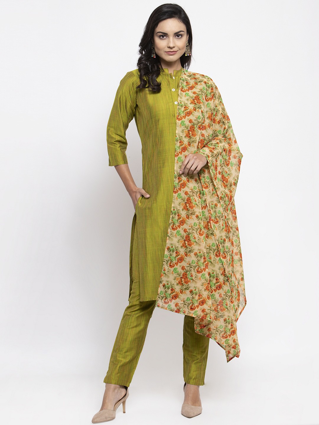 

Jompers Women Green & Beige Solid Kurta with Trousers & Dupatta