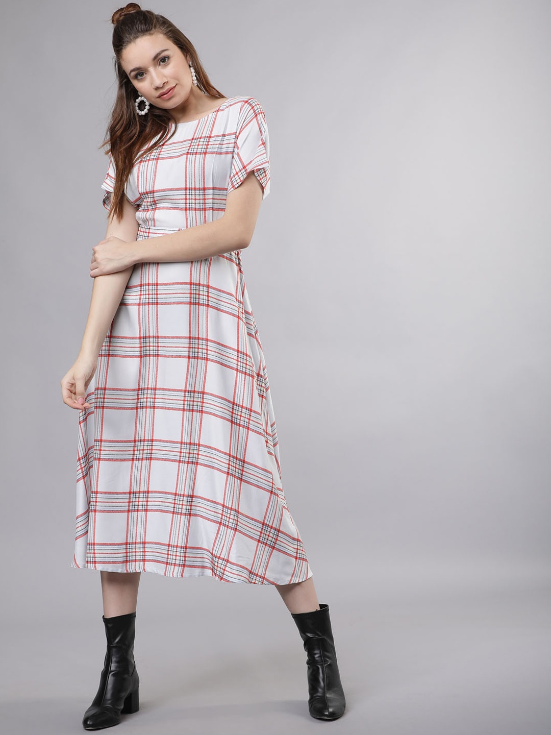 

Tokyo Talkies Women White & Red Checked Fit and Flare Dress