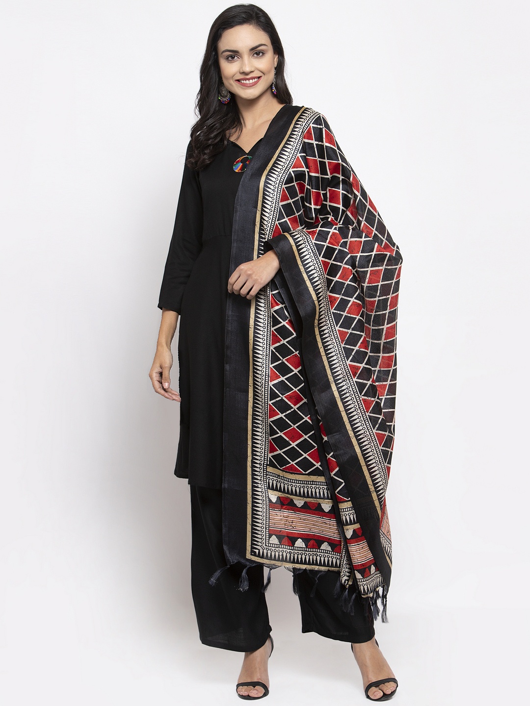 

Jompers Women Black & Red Solid Kurta with Palazzos & Dupatta
