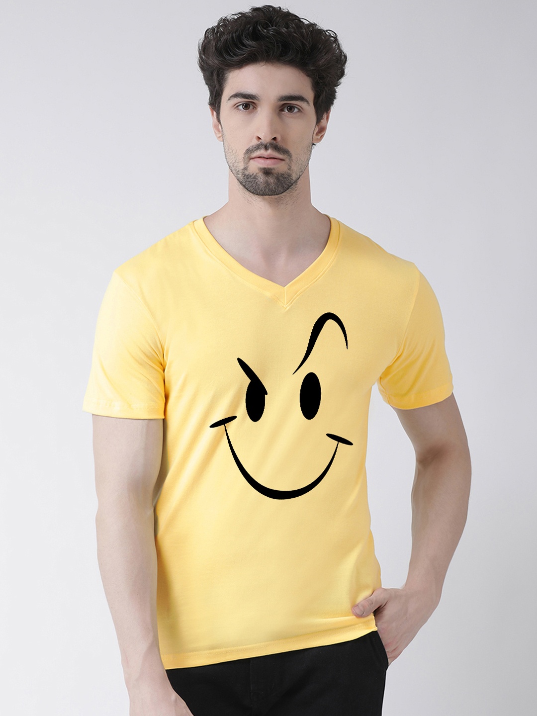 

Friskers Men Yellow & Black Printed V-Neck T-shirt