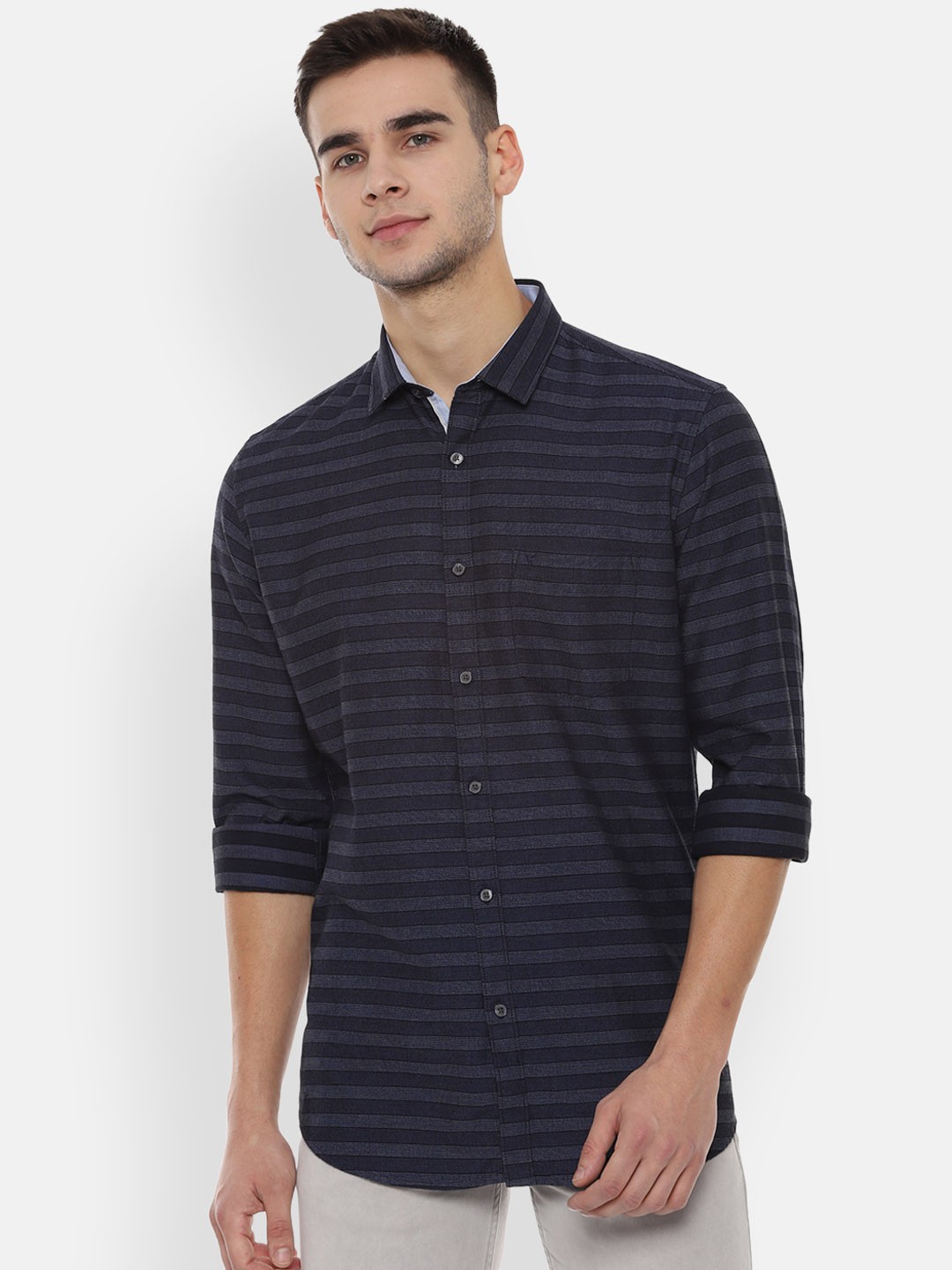 

Van Heusen Sport Men Navy Blue Slim Fit Striped Casual Shirt