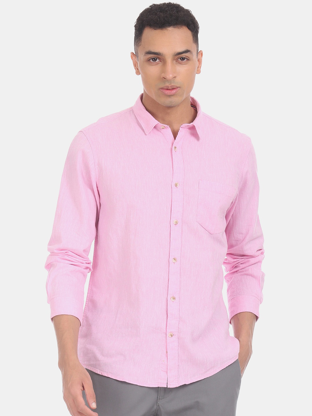 

Ruggers Men Pink Regular Fit Solid Casual Shirt