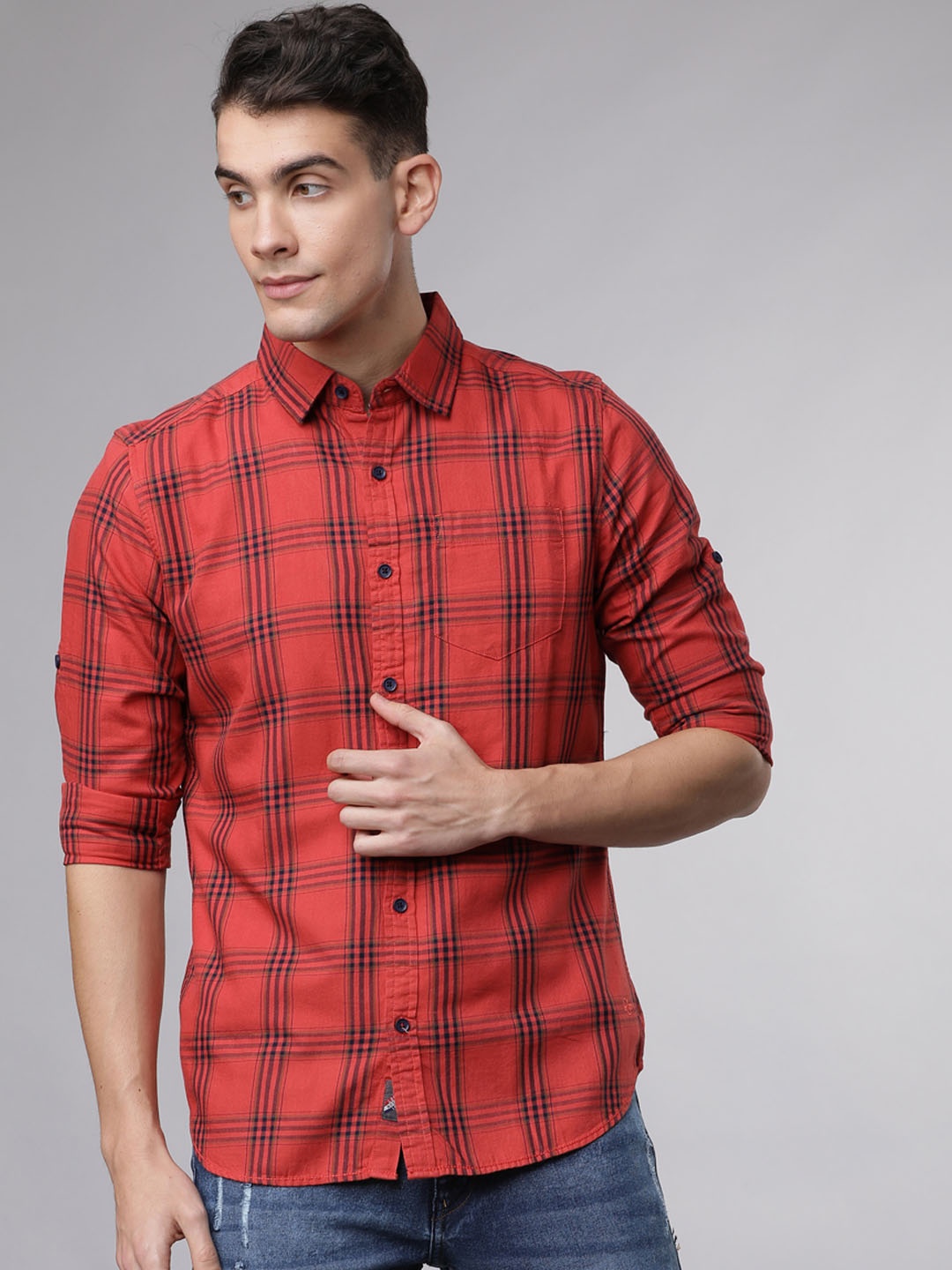

LOCOMOTIVE Men Coral & Navy Blue Slim Fit Checked Casual Shirt