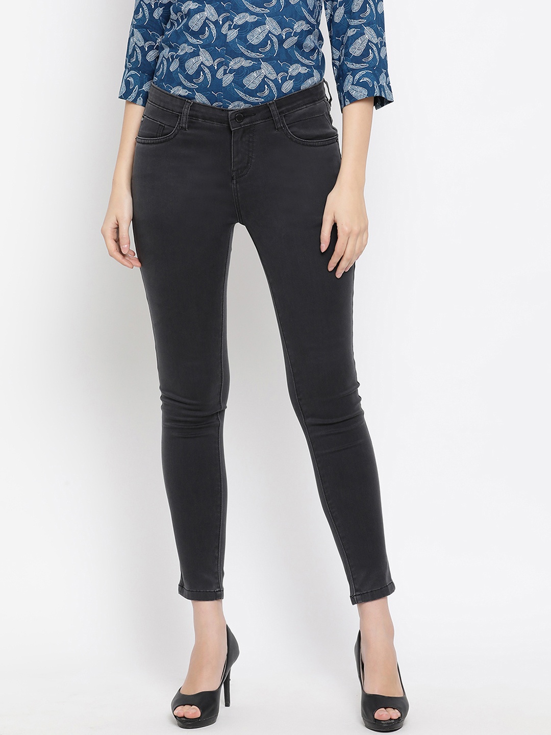 

Crimsoune Club Women Black Super Skinny Fit Mid-Rise Clean Look Jeans