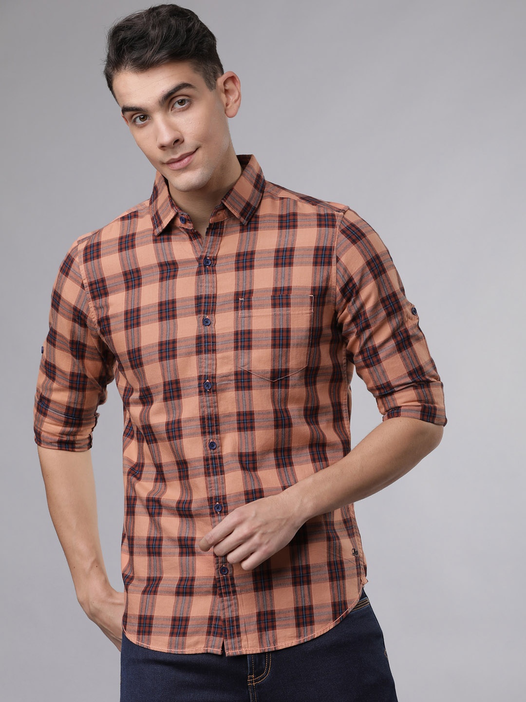 

LOCOMOTIVE Men Peach-Coloured & Navy Blue Slim Fit Checked Casual Shirt