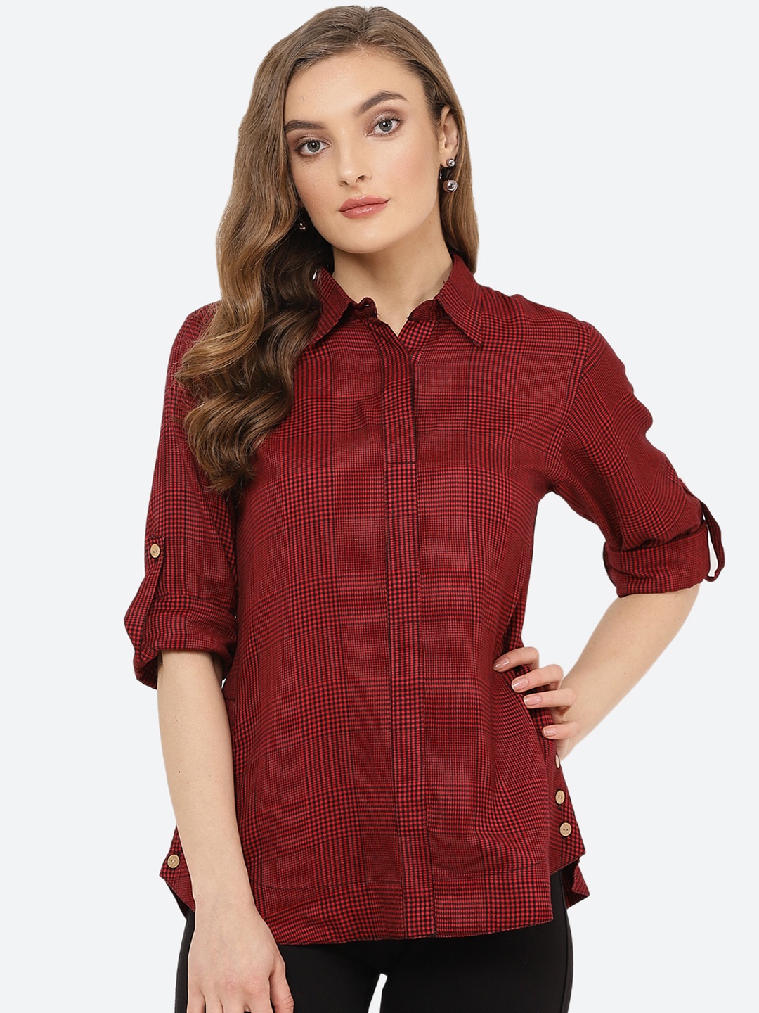 

Indietoga Women Red & Black Slim Fit Checked Casual Shirt
