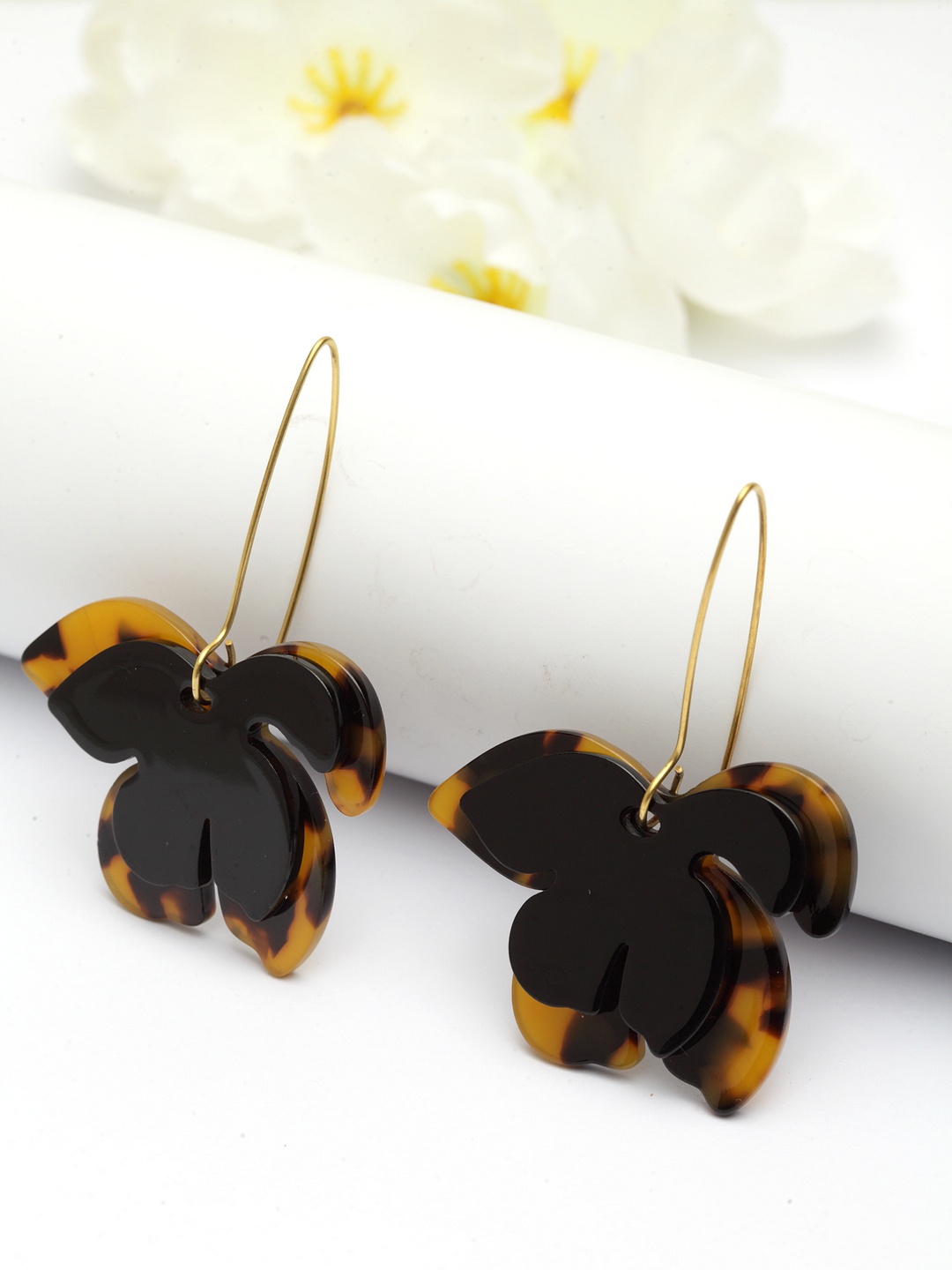 

AVANT-GARDE PARIS Gold-Plated & Black Leaf Shaped Drop Earrings
