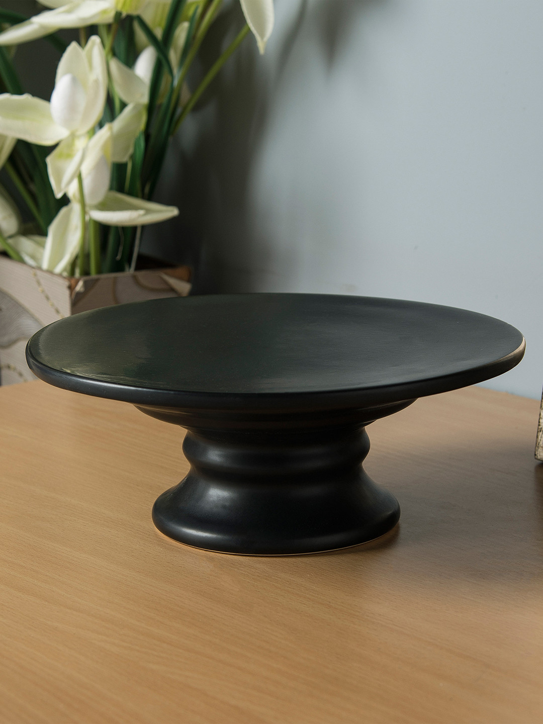 

Homesake Black Round Cake and Dessert Pedestal Display Stand