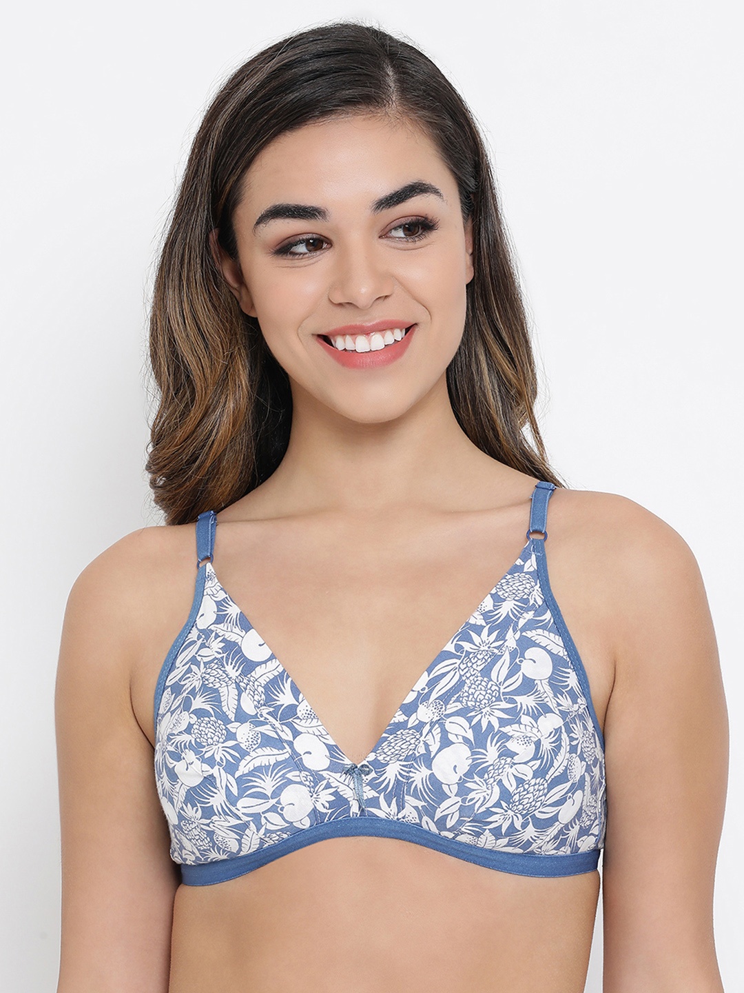 

Clovia White & Blue Printed Non-Wired Non Padded Everyday Bra BR1595F0832B