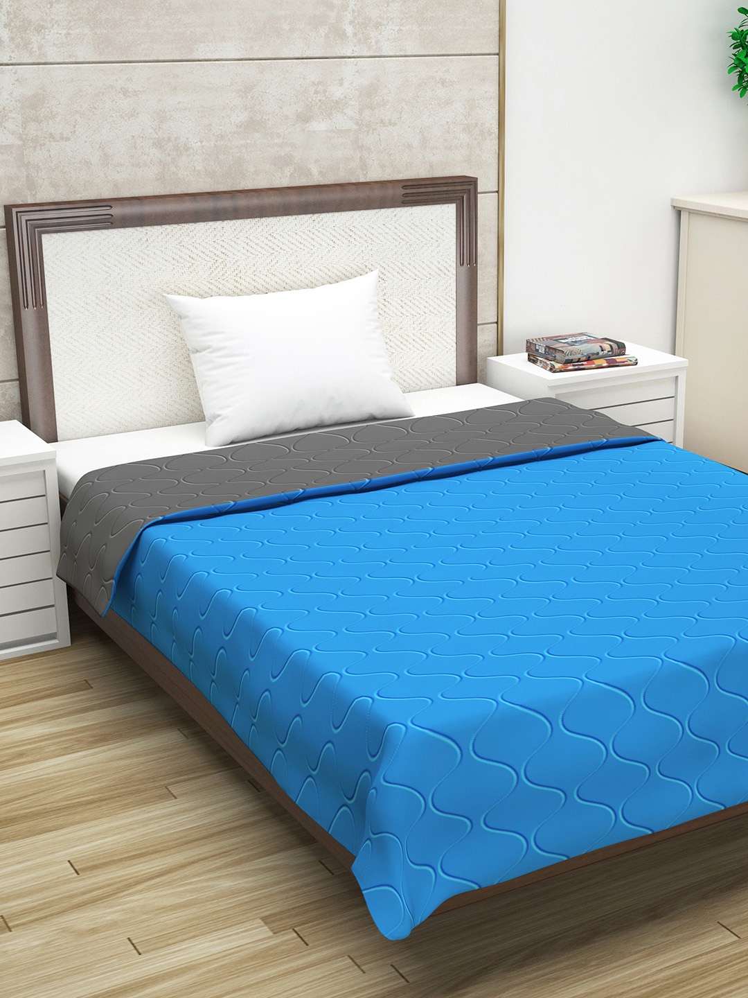 

Divine Casa Blue & Olive Green Solid Mild Winter 150 GSM Single Bed Reversible Comforter