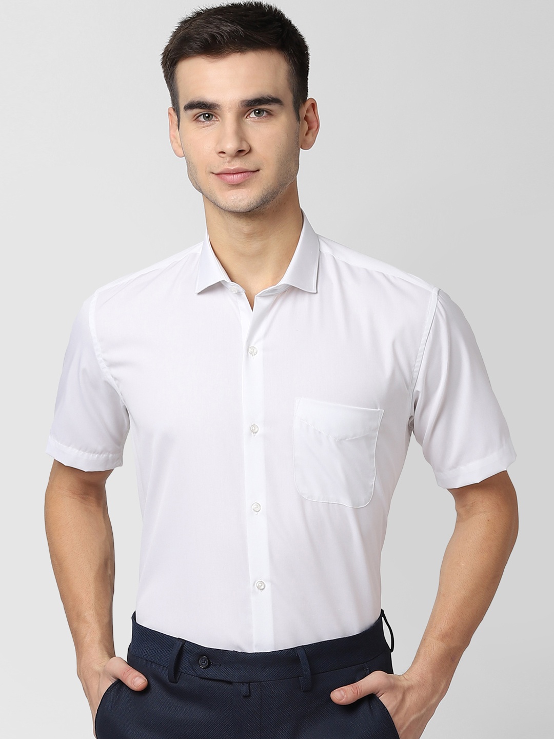 

Peter England Men White Regular Fit Solid Formal Shirt