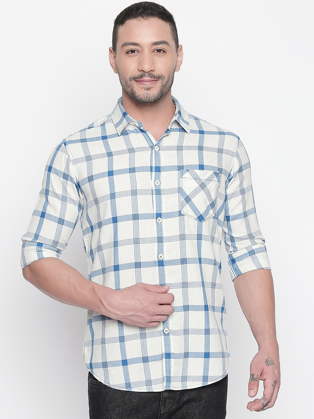 

Mufti Men White & Blue Slim Fit Checked Casual Shirt