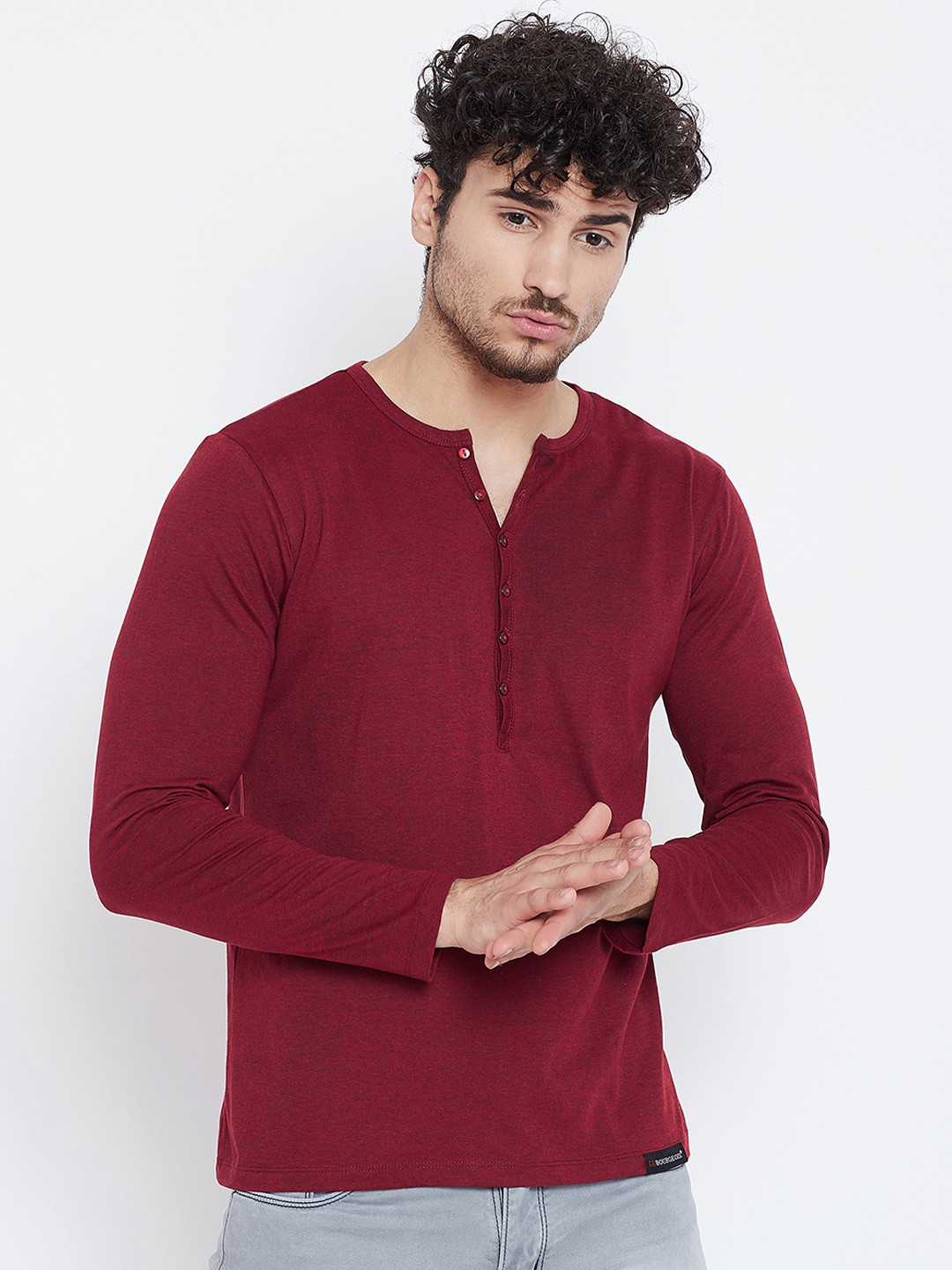 

LE BOURGEOIS Men Maroon Solid Henley Neck T-shirt