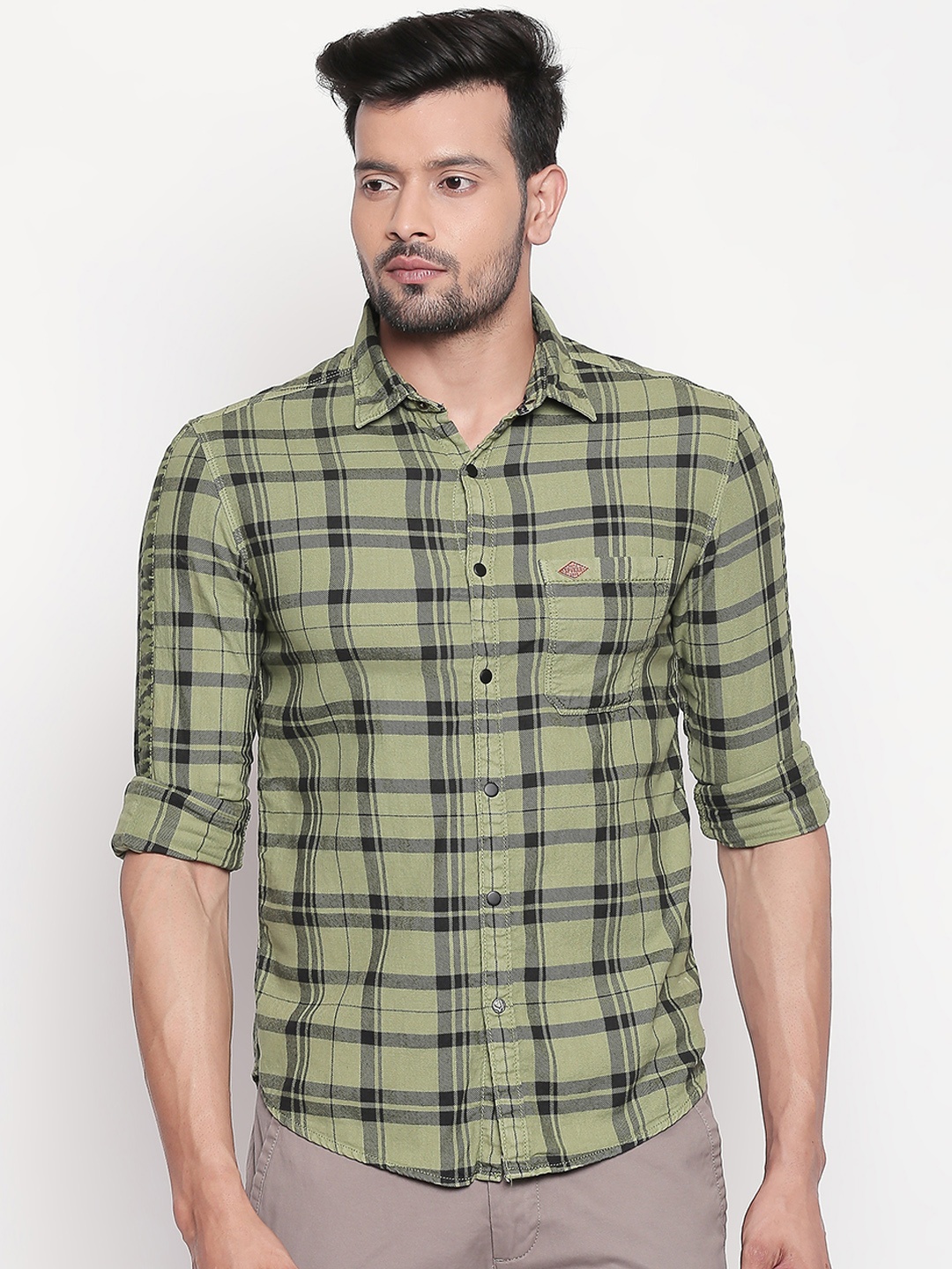 

SPYKAR Men Olive Green & Black Slim Fit Checked Casual Shirt