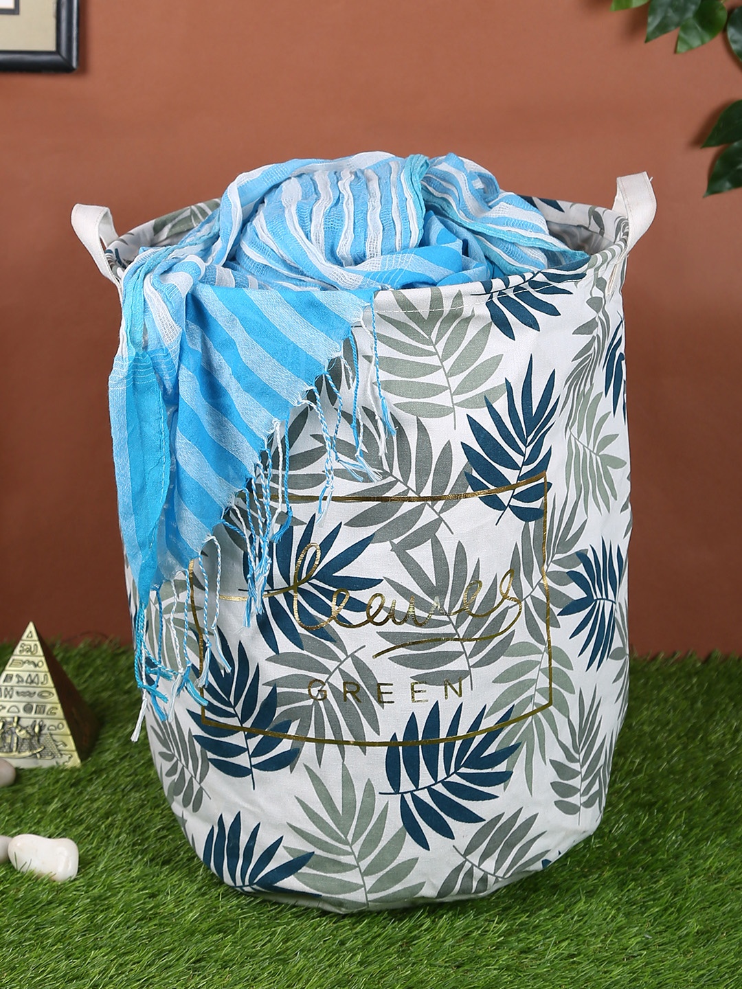 

Cortina Grey & White Printed Laundry Bag