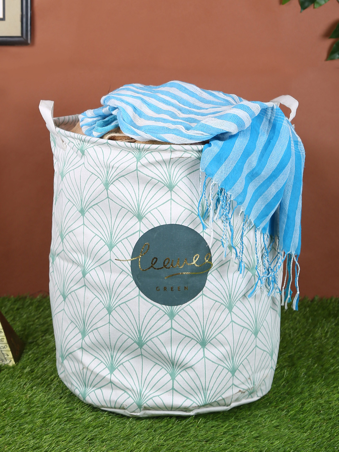 

Cortina White & Sea Green Printed Laundry Bag