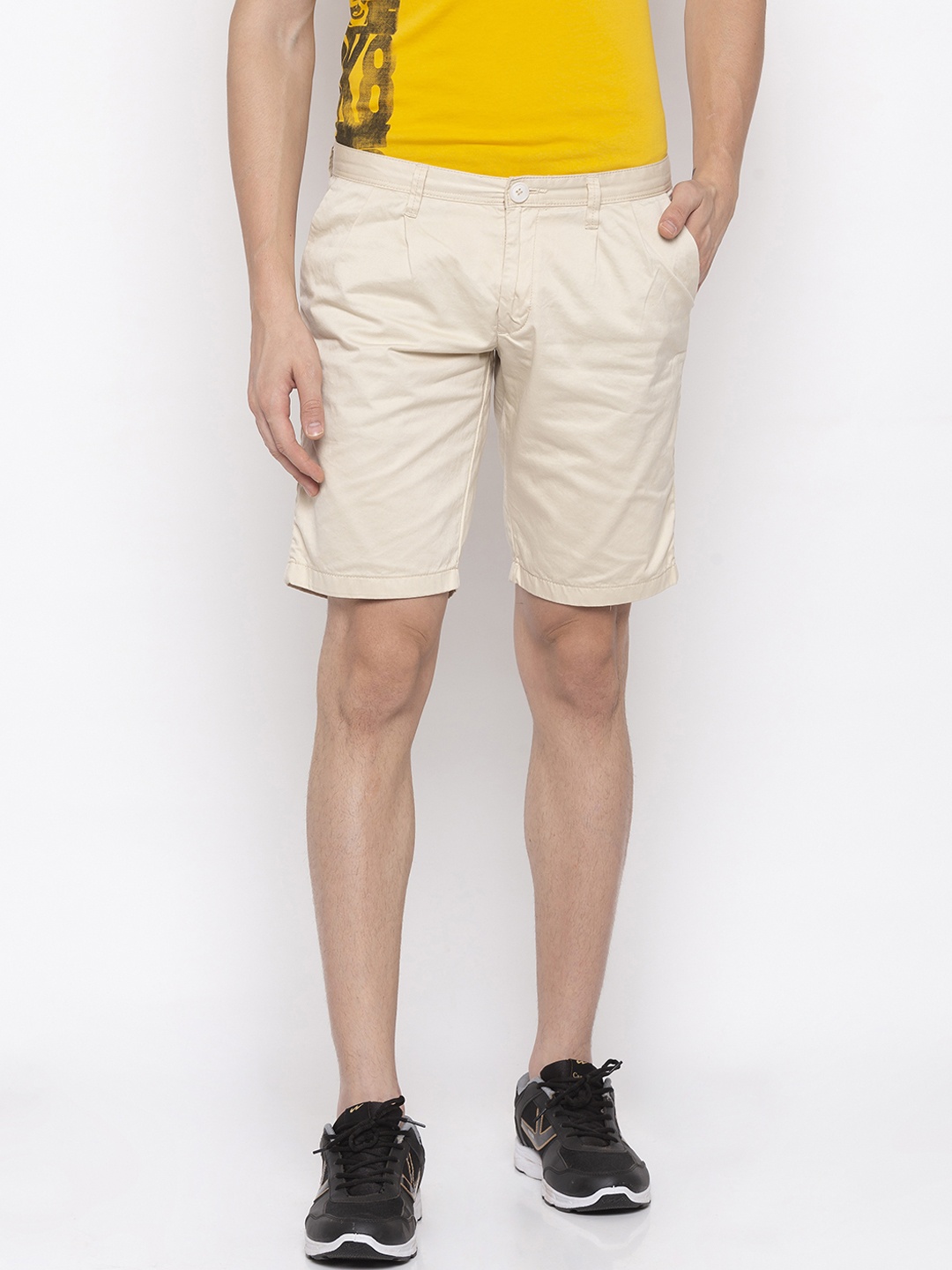

SPYKAR Men Beige Solid Slim Fit Regular Shorts