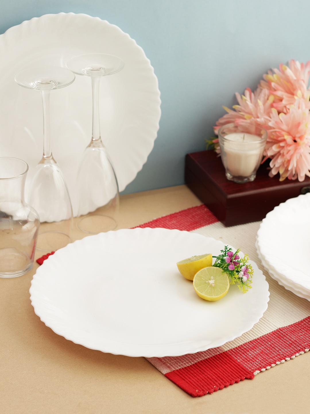 

Luminarc Set Of 6 White Solid Opalware Feston Large Dinner Plates