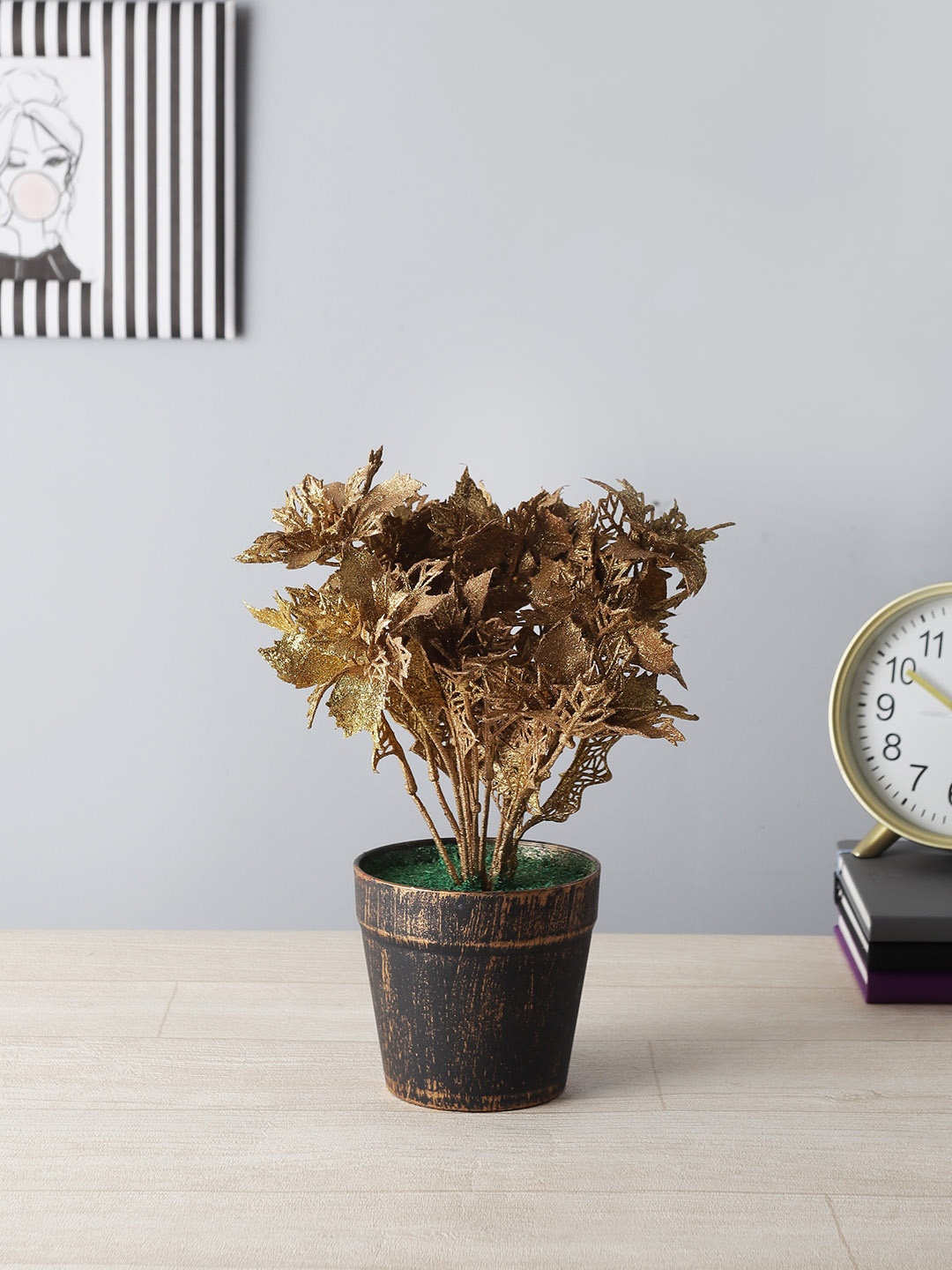 

FOLIYAJ Gold-Toned & Black Spray Painted Artificial Holly Leaves Plant with Pot