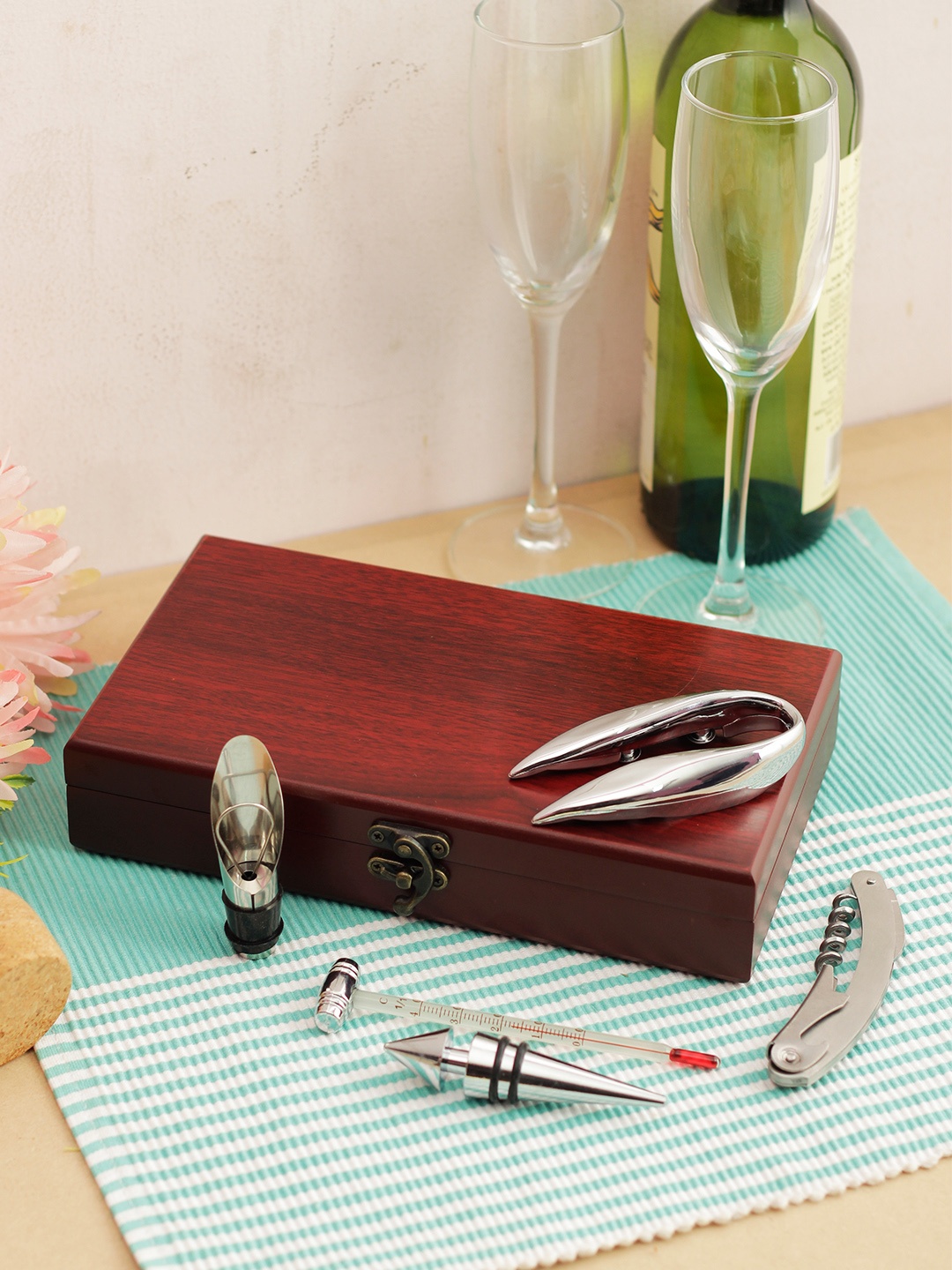 

INCRIZMA Unisex 5 Pcs Wine Accessory with Wooden Gift Box, Brown