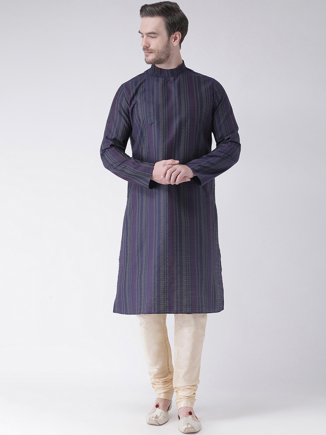 

DEYANN Men Navy Blue & Cream-Coloured Self Design Kurta with Churidar