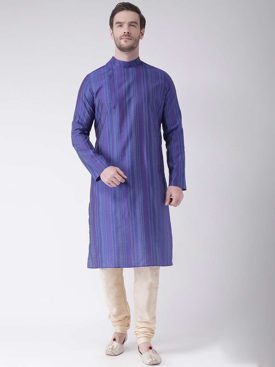 

DEYANN Men Blue & Cream-Coloured Self Design Kurta with Churidar