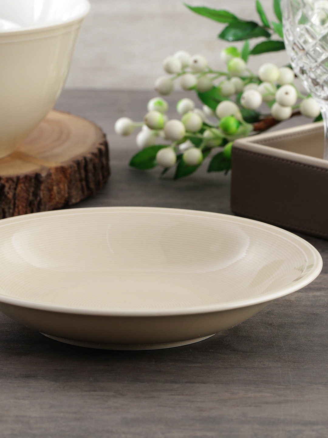 

Pure Home and Living Set of 4 Beige Textured Ceramic Rhythm Soup Plate