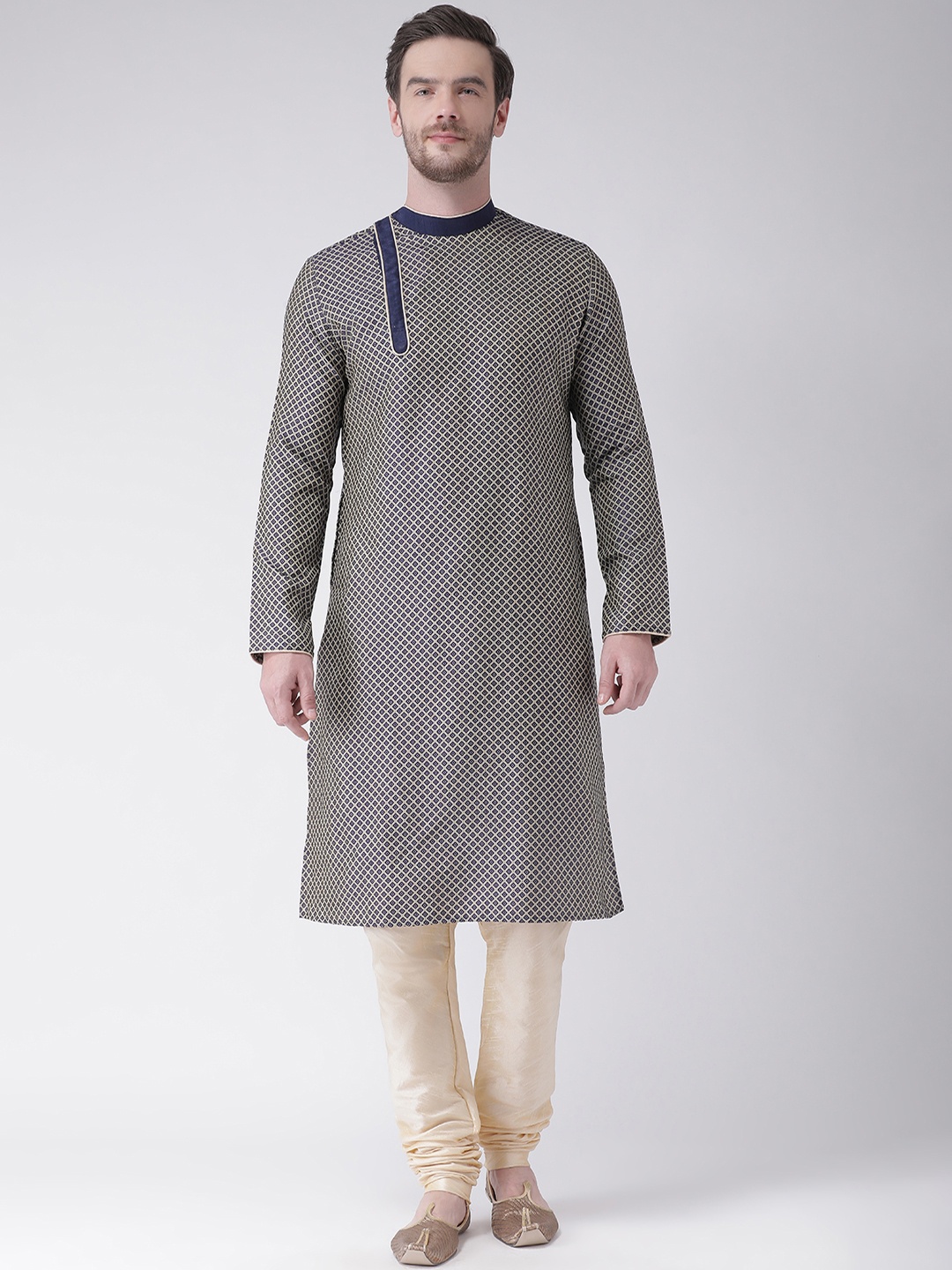 

DEYANN Men Navy Blue & Cream-Coloured Self Design Kurta with Churidar