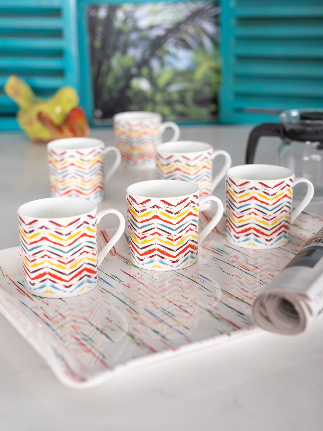 

GOODHOMES Set of 6 White & Red Printed Tea Coffee Mugs with Co-ordinating Melamine Tray