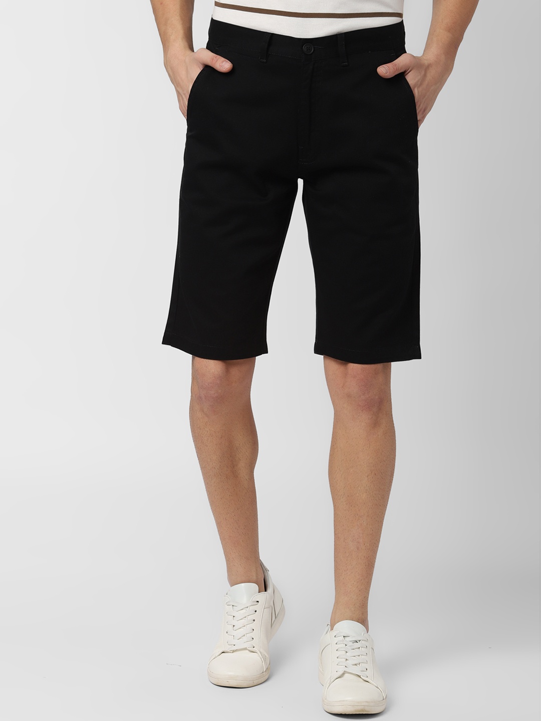 

Peter England Casuals Men Black Solid Regular Fit Regular Shorts