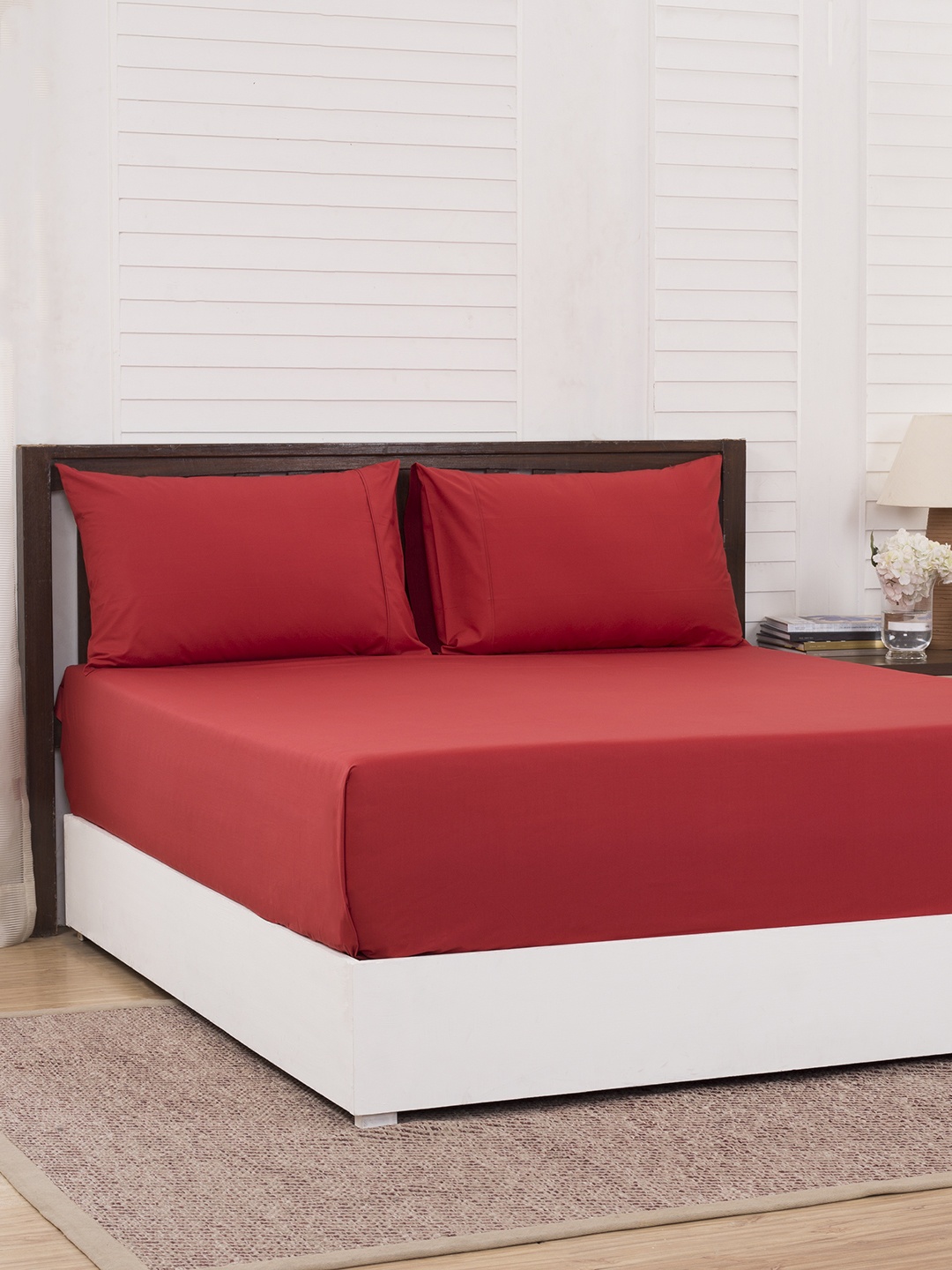 

MASPAR Red Solid 200 TC Cotton 1 Queen Bedsheet with 2 Pillow Covers