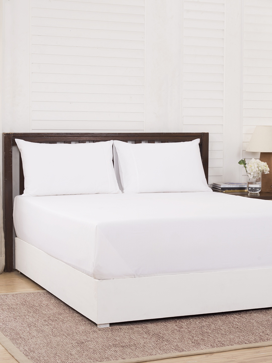 MASPAR White Solid 200 TC Cotton 1 Queen Bedsheet with 2 Pillow Covers