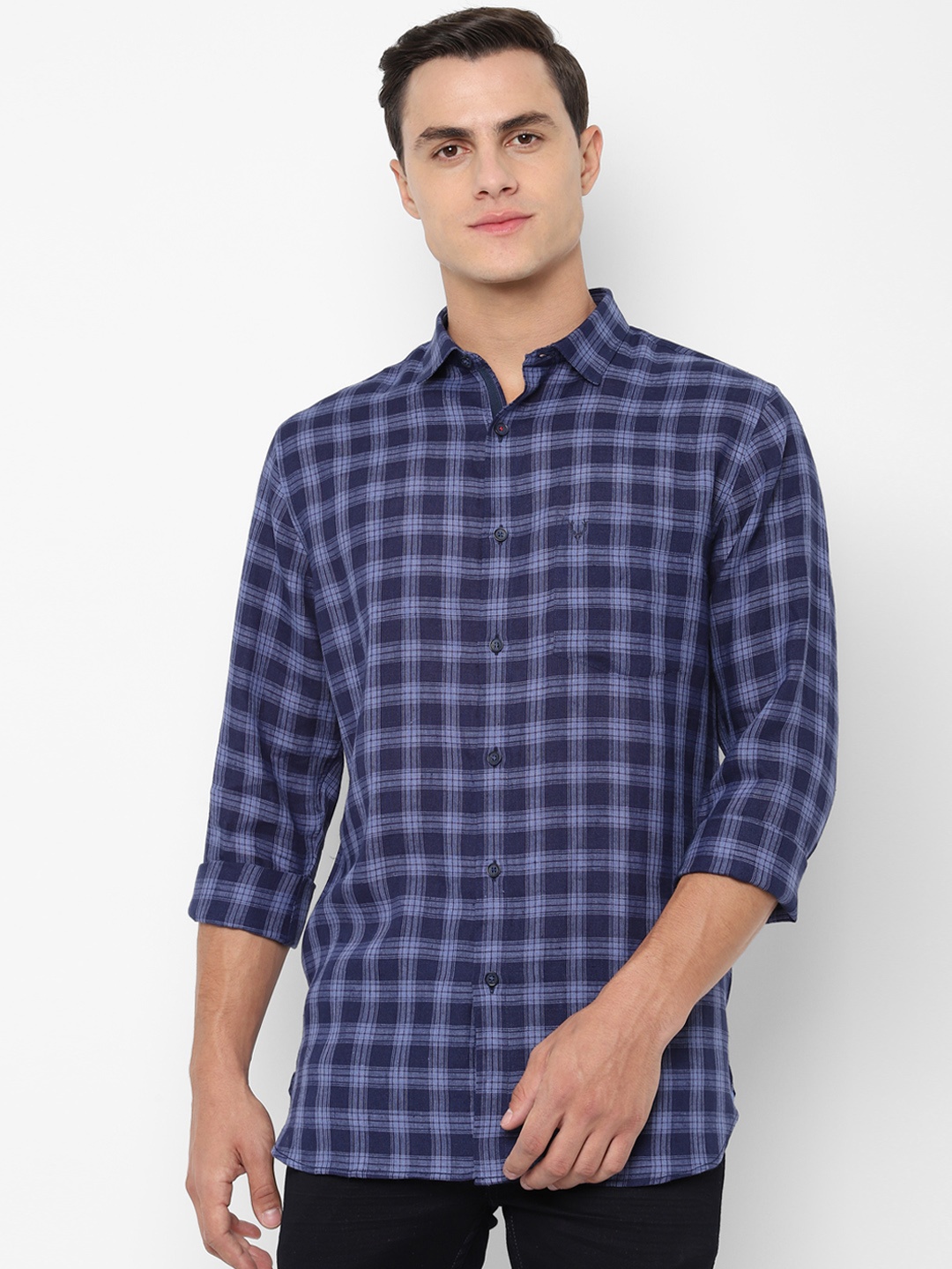 

Allen Solly Men Navy Blue & Off-White Slim Fit Checked Casual Linen Shirt