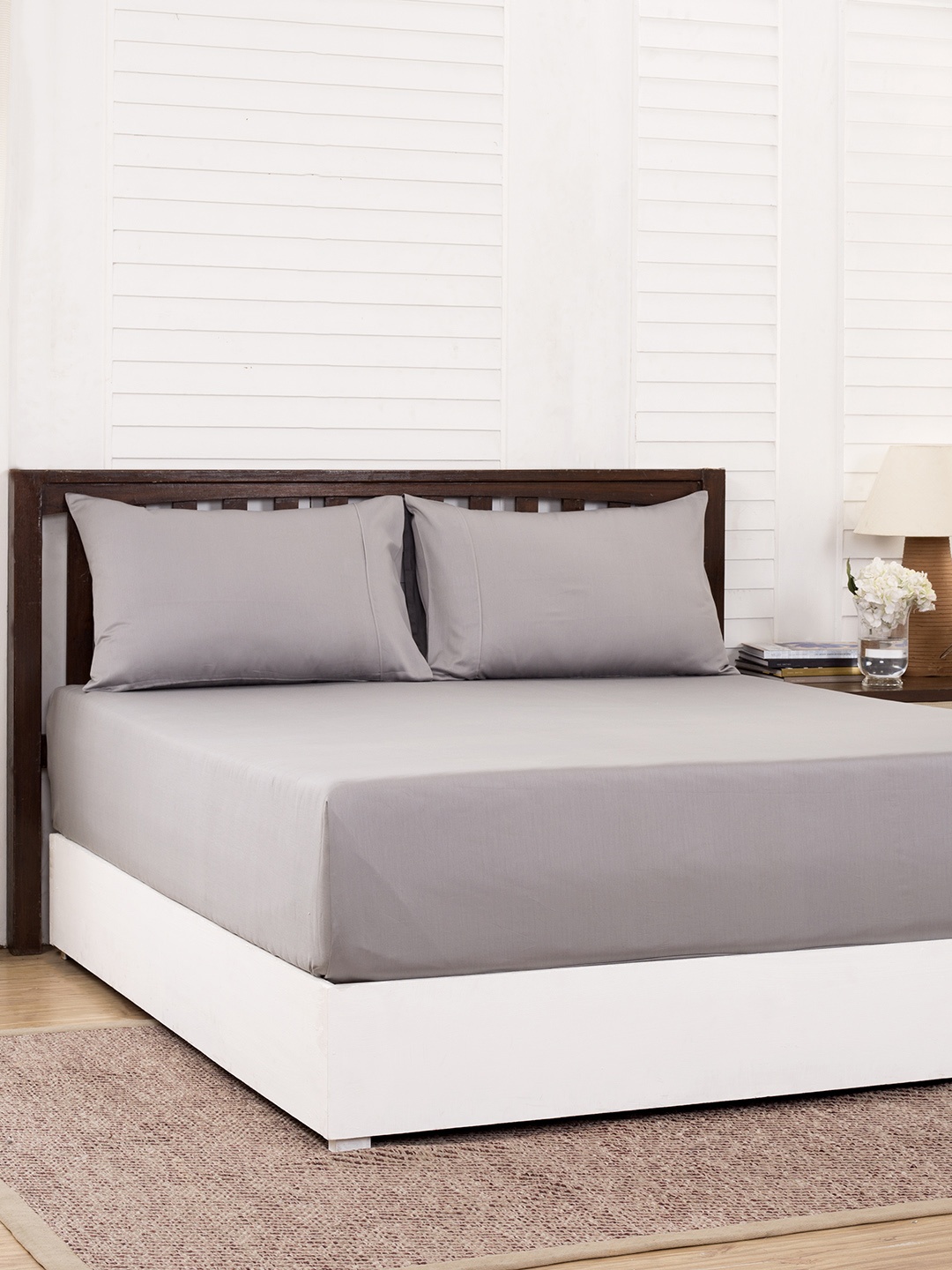 

MASPAR Grey Solid 200 TC Cotton 1 Queen Bedsheet with 2 Pillow Covers