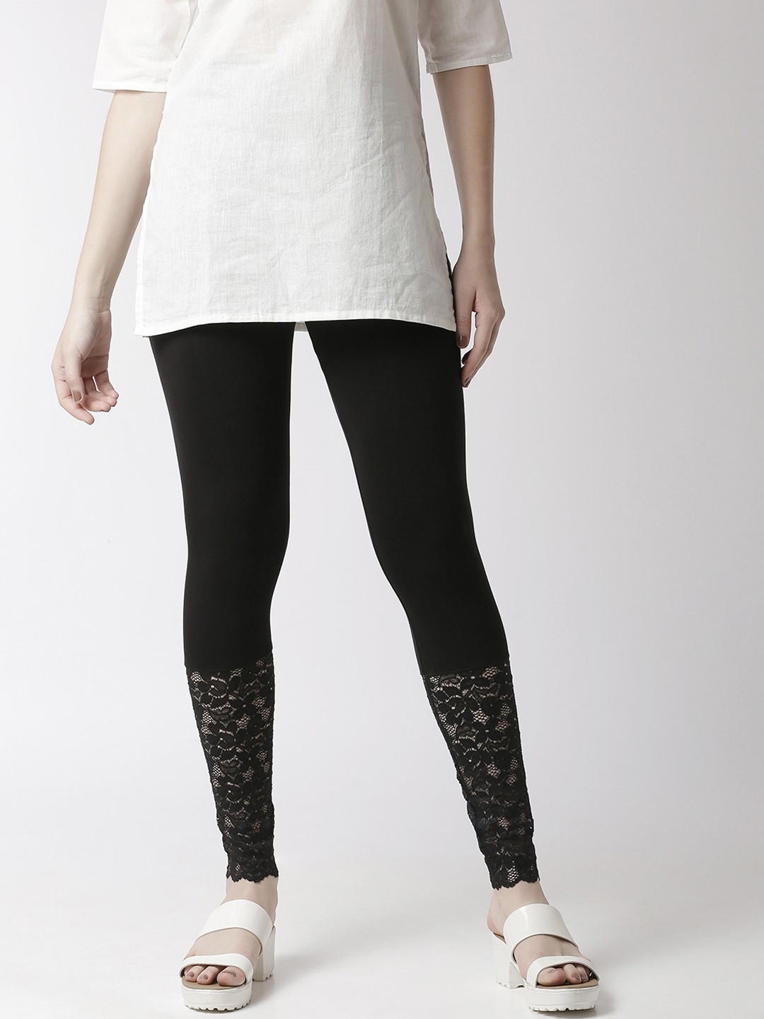 

De Moza Women Black Solid Leggings
