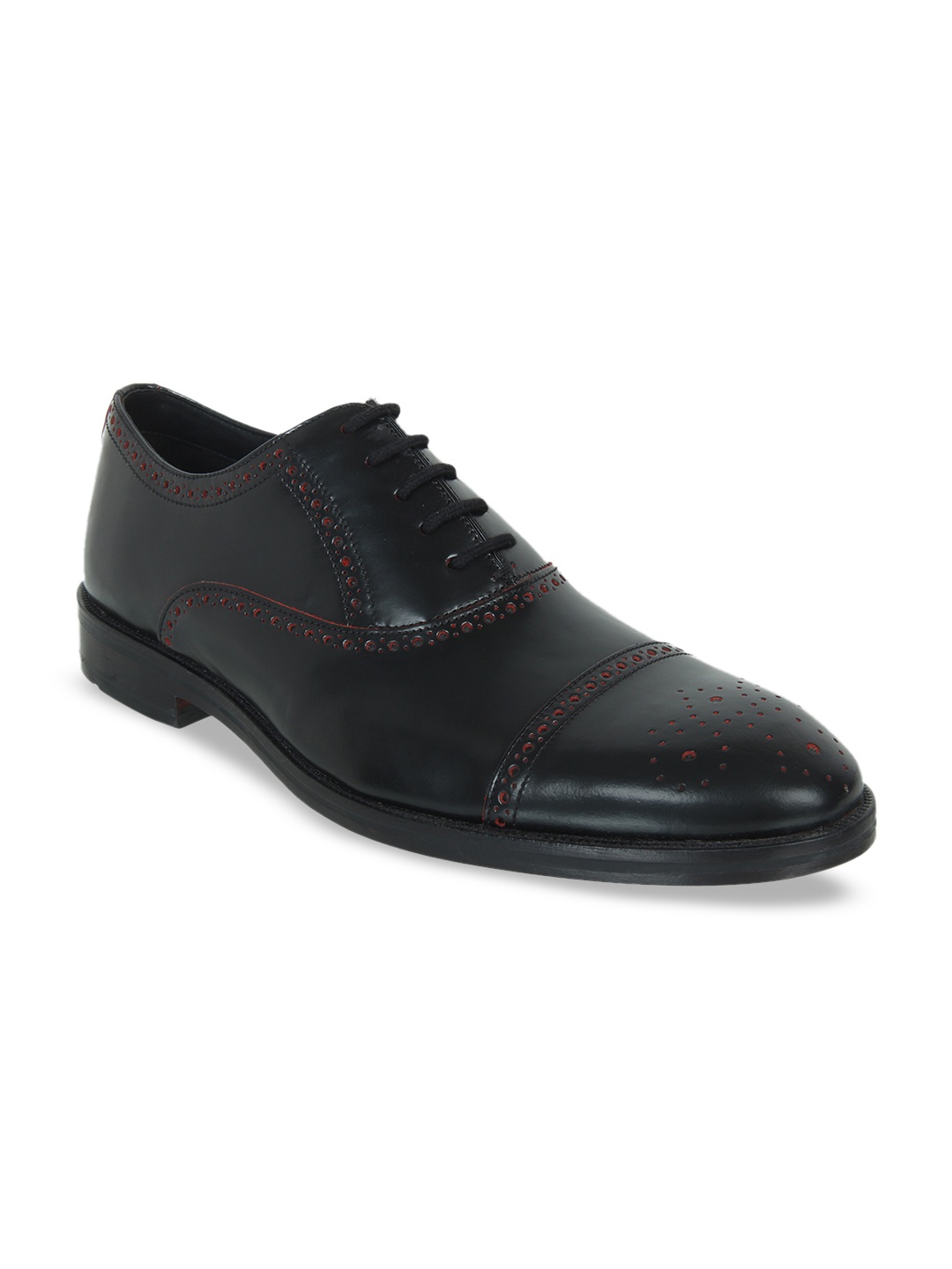 

Clarks Men Black Solid Leather Formal Brogues