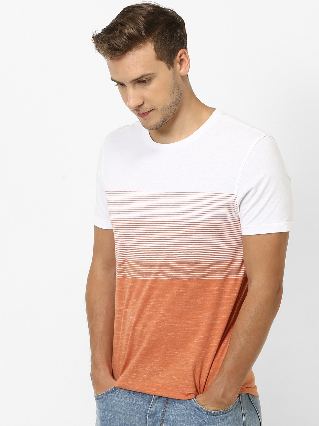 

Celio Men Orange Striped Round Neck T-shirt