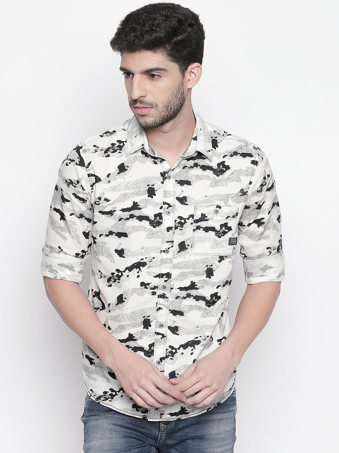 

Mufti Men Off-White & Black Slim Fit Printed Casual Shirt