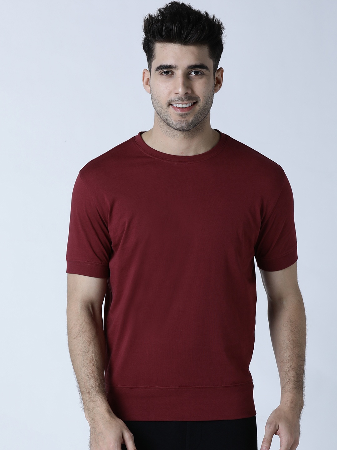 

Huetrap Men Maroon Solid Round Neck T-shirt