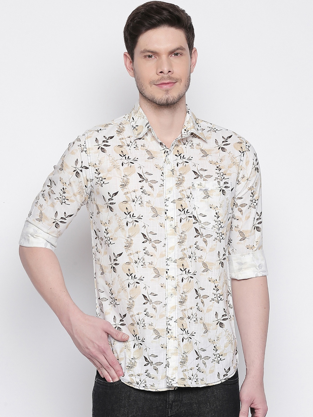 

Mufti Men Off-White & Beige Slim Fit Printed Casual Shirt