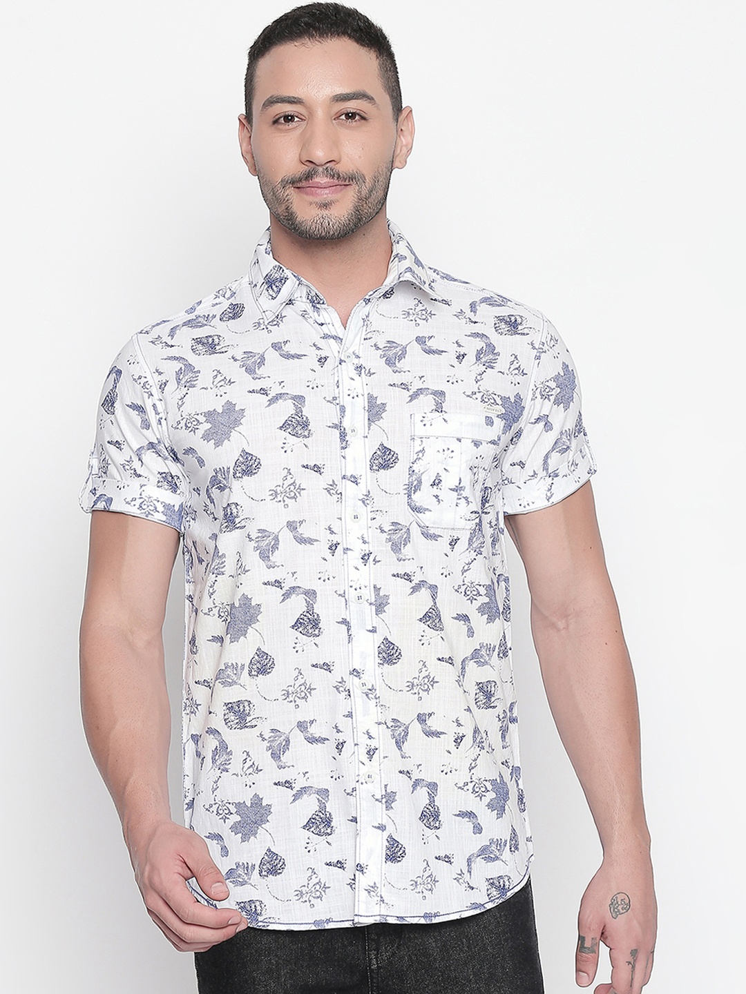 

Mufti Men White & Navy Blue Slim Fit Printed Casual Shirt