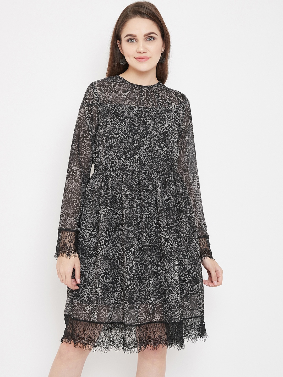 

Imfashini Women Black & White Printed Fit and Flare Dress