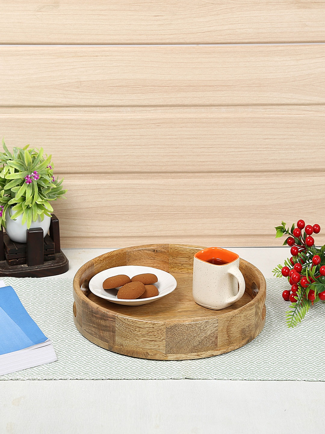

Crayton Brown Natural Mango Wood Round Serving Tray