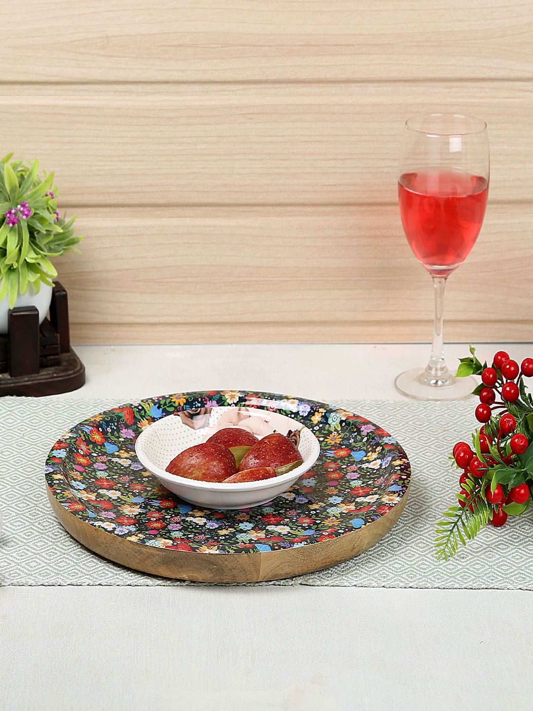 

Crayton Multicolored Floral Handmade Mango Round Wood Serving Tray, Multi